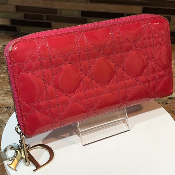 DIOR Cannage Patent Leather Zip Around Wallet 😍❤️🔥🔥 - Picture 8 of 17